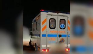 Filmul atacului asupra ambulanţei din Cluj. Şoferul a condus cu cioburi în ochi ca să scape de atacatori