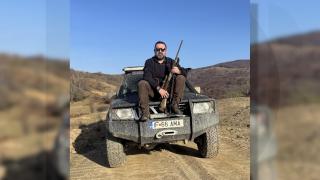 Procuror reținut după ce a intrat în club cu pistolul și un cuțit. A tras când era imobilizat de polițiști
