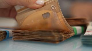 A fost stabilit preţul fericirii: câţi români îşi permit să ducă un trai fără griji