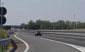 Tragedie pentru o familie de români pe autostradă. Credeau că fiul lor doarme, dar adevărul era sumbru