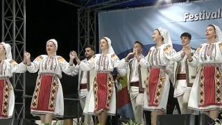 Șase țări, o singură horă la Slobozia. Festivalul care a transformat Bărăganul într-o întâlnire a culturilor
