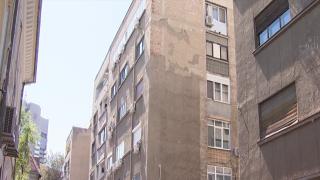 Sute de apartamente cu bulină roșie sunt închiriate turiştilor, deşi legea interzice. Proprietarii, somaţi