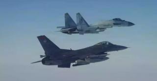 O dronă s-a prăbușit în judeţul Tulcea. Două avioane F-18 spaniole și un elicopter, ridicate de la sol