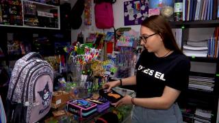Încep cumpărăturile de rechizite pentru noul an școlar. Cât a ajuns să coste un ghiozdan complet echipat