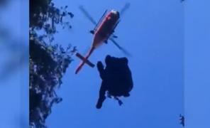 Doi turişti salvaţi cu elicopterul după ce s-au rătăcit în Piatra Craiului. Misiune extremă a salvamontiştilor
