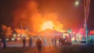 Incendiu într-un bloc de locuinţe sociale din Timiş. O persoană a murit încercând să-şi salveze câinele