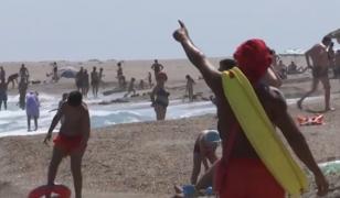 Obiectul pe care mulți turiști îl au la plajă şi poate deveni un pericol în mare. Avertismentul salvamarilor