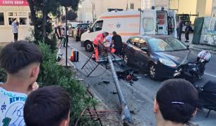 Tânăr fără permis, la volanul unei mașini furate în Cluj. Urmărit de poliție, a lovit o femeie și două mașini