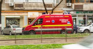 Gravidă din Neamţ, moartă după ce a căzut de la etaj. Iubitul a dus-o înapoi în casă: apel la 112 după 2 ore
