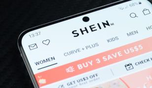 Cumpărăturile de pe Shein şi Temu pierd teren. Taxa de 3 € pe coletele din China le-a pus capac românilor