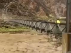 Imagini virale. O viitură puternică a măturat Marele Canion: o persoană a murit, alte 15 sunt dispărute