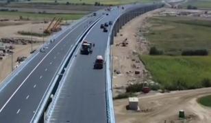 De astăzi, șoferii ajung mai repede de la București la Bacău. Se deschide un nou tronson din A7