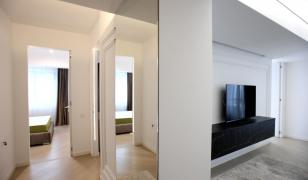 Nu mai există case ieftine. Cât costă o vilă cu curte şi piscină, lângă Bucureşti