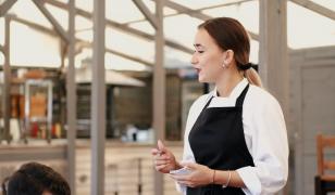 HoReCa vrea bani de la buget pentru instruirea angajaţilor. 