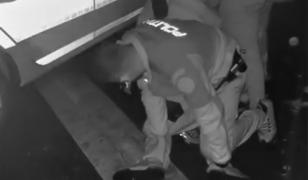 Club din Piteşti, transformat în ring de box. Un bărbat de 41 de ani, pus la pământ şi încătuşat de jandarmi