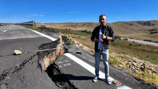 Cratere de peste un metru pe Autostrada A10. Una dintre gropi a 