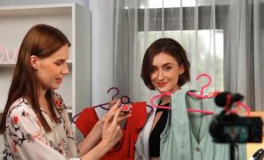 Influencerii, monitorizaţi de CNA la fel ca televiziunile. Ce reguli trebuie să respecte