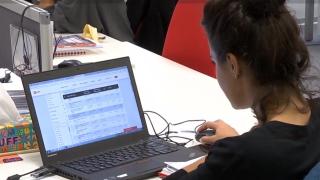 Primul job nu se uită. Tinerii români acceptă locuri de muncă în afara domeniilor lor de competenţă