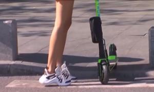 Fată de 13 ani, agresată sexual în timp ce mergea cu trotineta spre casă, în Hunedoara. Făptaşul are 59 de ani