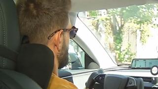 Maşina viitorului: face glume, ţine companie şi te duce singură la orice destinaţie