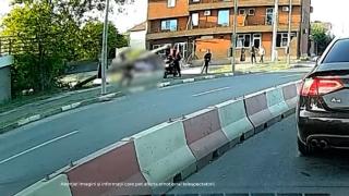 Momentul în care un bărbat e lovit în cap de un stâlp, în Năvodari