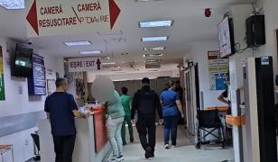 "Mâncați că expiră mâncarea, facem risipă". Ce au primit zeci de copii la școală înainte să ajungă la spital