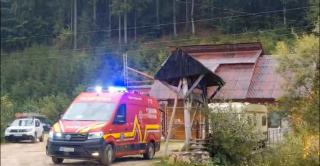 3 muncitori, electrocutați în timp ce lucrau la o cabană din Alba. Au fost găsiți în stare critică