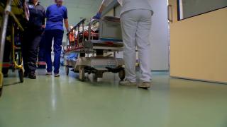 Guvernul a luat bani de la programele de SIDA şi vaccinare pentru a rezolva criza de la urgenţe