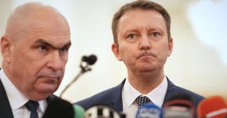 Săptămână decisivă pentru scena politică. Cum vrea Siegfried Mureșan să obţină voturile pentru un nou Guvern