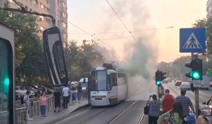 Tramvai cuprins de flăcări în Sectorul 2. Ce ar fi provocat incendiul