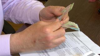 Facturile cresc din nou. Cât vom plăti în plus la curent și gaze în lunile următoare