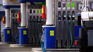 Benzina și motorina, la prețuri record. Ar putea urma falimente în serie și concedieri