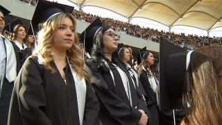 Aproape 1400 de absolvenți de Medicină au depus jurământul lui Hipocrate. Generaţia care a început în pandemie