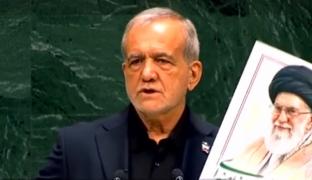 Preşedintele iranian a venit cu poza ayatolahhului la ONU: A fost asasinat fără motiv