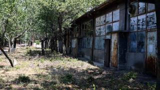Explozie la una dintre cele mai vechi fabrici de muniţie din România. Un angajat, transportat la spital