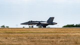 O dronă a intrat în spaţiul aerian al ţării, lângă Chilia Veche. Două F-18 şi un elicopter, ridicate de la sol