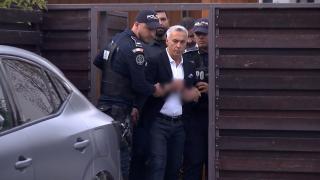 Călin Georgescu, arestat pentru 30 de zile: poliţia l-a luat de acasă. Protest la CAB