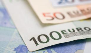 Cât plătesc în plus românii pentru rate, chirii şi locuinţe, după ce euro a trecut de 5,34 lei