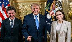 A fost sau n-a fost Trump? Specialiştii explică fotografia cu Nicuşor Dan care a devenit virală