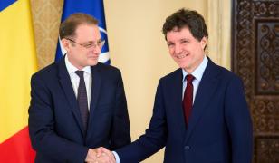 Luca Niculescu începe negocierile pentru Guvern. Surse: PNL ar putea face un compromis
