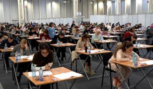 Premieră la examenul de medic specialist. Subiecte comune în toate centrele universitare din țară
