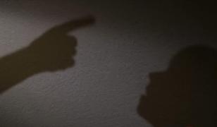 Tânăr de 18 ani, arestat pentru viol după ce o fată de 12 ani dată dispărută a fost găsită la el acasă