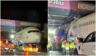 Avion blocat pe DN1, sub un pod la Baloteşti. Aeronava trebuia să ajungă în Voluntari