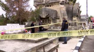 Saci cu oseminte ascunși după un zid fals într-o capelă din Slatina. Cum a fost făcută descoperirea macabră