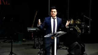 Pastor român din SUA, sub acuzare pentru o fraudă de 13 milioane de dolari. Ar fi înșelat zeci de credincioşi