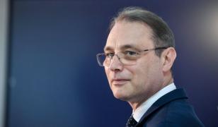 Luca Niculescu, prânz de lucru cu miniștrii propuși la Vila Lac înaintea votului de învestitură