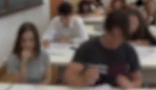 Un băiat de 14 ani din Târgovişte şi-a lovit colegul de bancă şi l-a ameninţat cu moartea