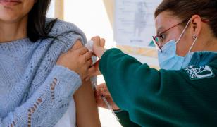 Când ajung dozele suplimentare de vaccin antigripal în farmacii. Anunțul ministrului Rogobete