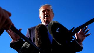 Trump s-a enervat pe Obama, care a glumit despre noua sală de bal. 