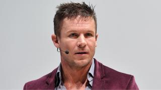 Medicul care a încercat să-l salveze pe Felix Baumgartner rupe tăcerea. „S-a prăbușit ca o rachetă”